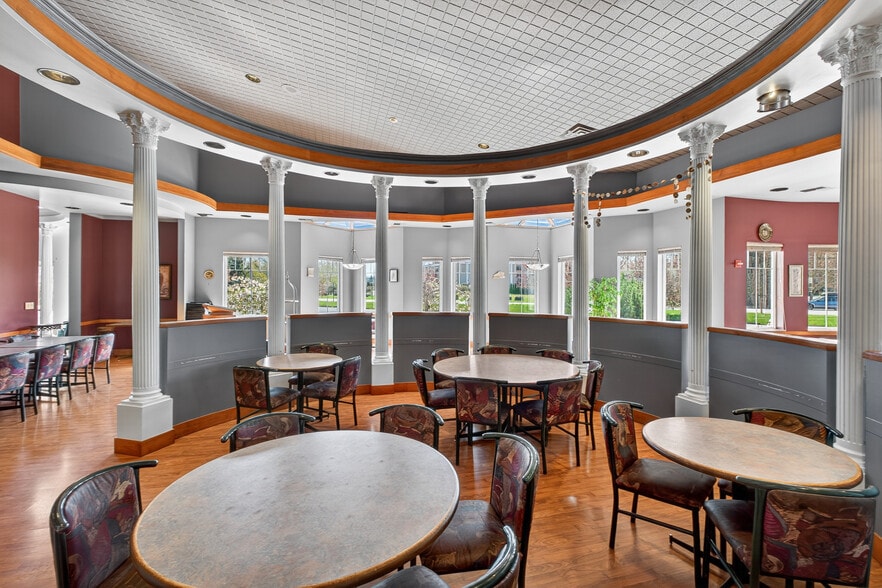 More Photos Of 1650 W Bakerview Rd, Bellingham Restaurant For Sale