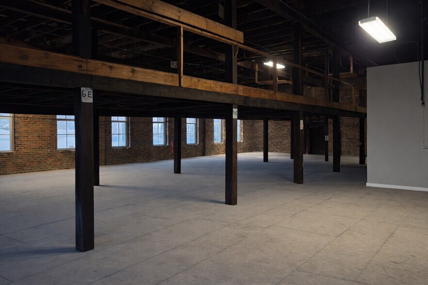 More Photos Of 432 N Royal St, Jackson Warehouse For Lease