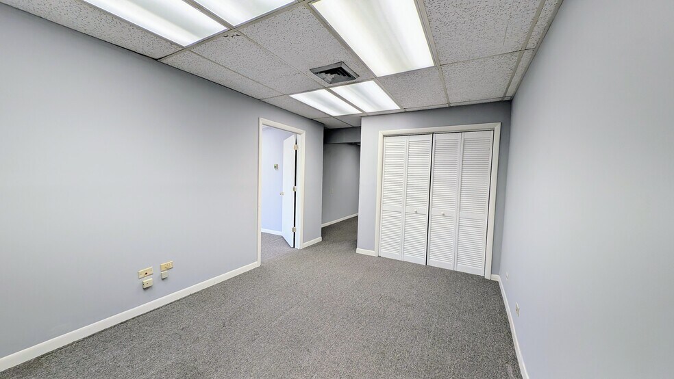More Photos Of 2131 Hollywood Blvd, Hollywood Office Residential For Lease