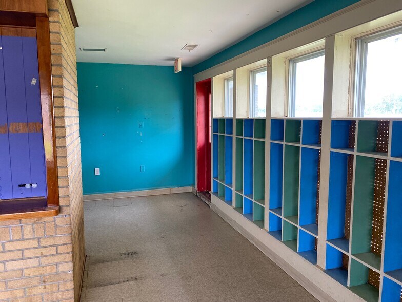 More Photos Of 1811 S Gloster St, Tupelo Daycare Center For Lease