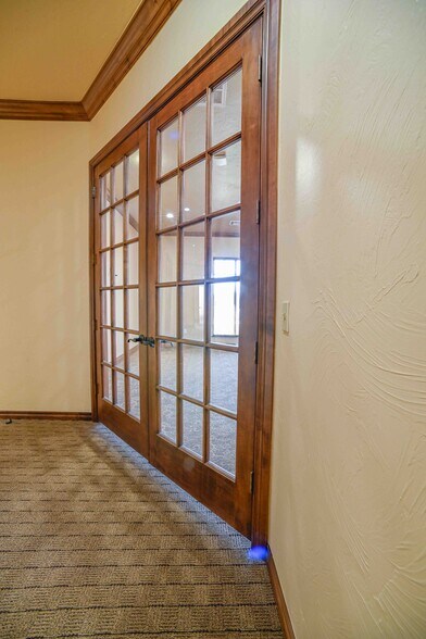 More Photos Of 908 SW 107th St, Oklahoma City Medical For Lease