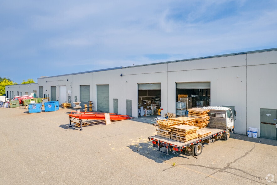 More Photos Of 12975-12999 80 Ave, Surrey Warehouse For Sale
