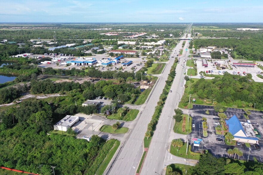 More Photos Of 8801 20th St, Vero Beach Convenience Store For Lease