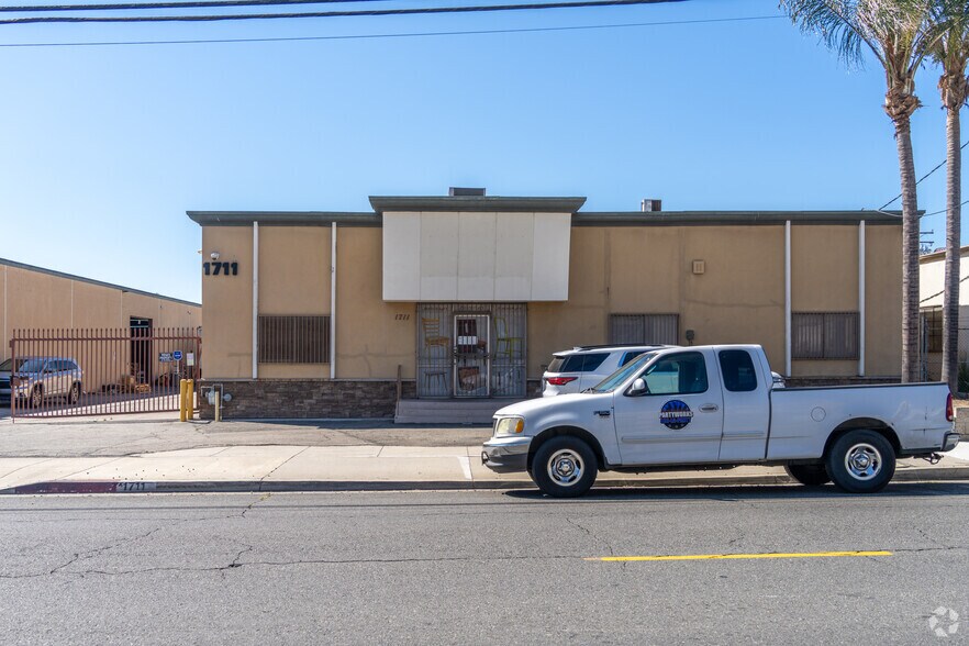 More Photos Of 1703-1711 Potrero Ave, South El Monte Showroom For Lease