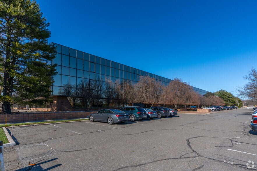 Primary Photo Of 300 Jericho Quadrangle, Jericho Unknown For Lease
