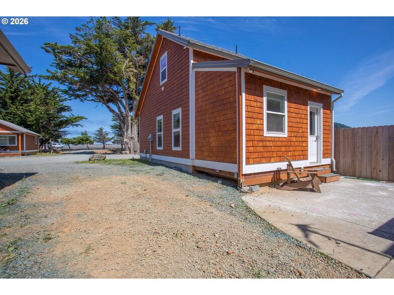 More Photos Of 29940 Harbor Way, Gold Beach Apartments For Sale