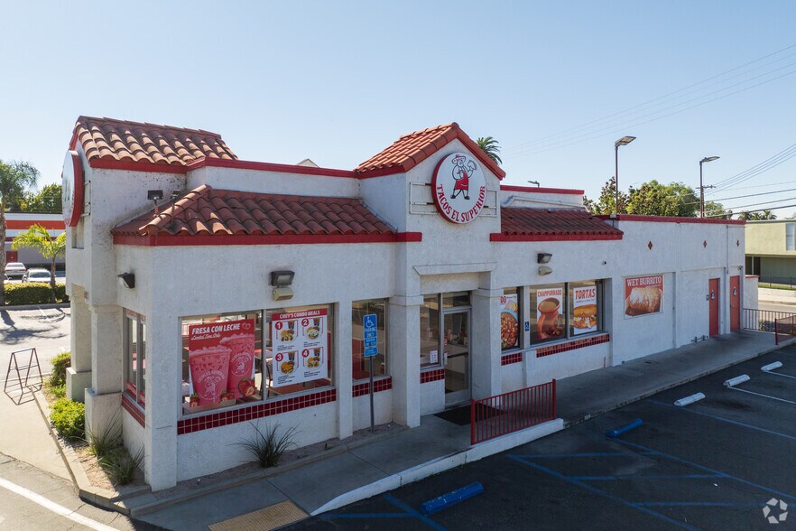 Primary Photo Of 700 E Alosta Ave, Azusa Restaurant For Lease