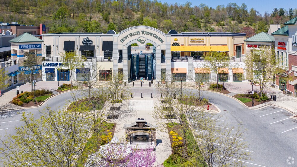 More Photos Of 118 Shawan Rd, Hunt Valley General Retail For Lease