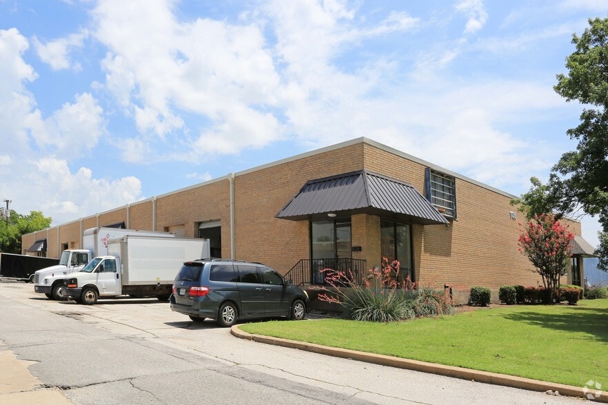 Primary Photo Of 1135 E Plano Pky, Plano Warehouse For Lease