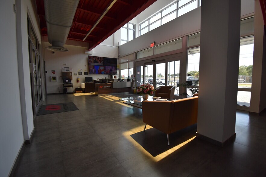 More Photos Of 7331 74th St, Miami Loft Creative Space For Sale