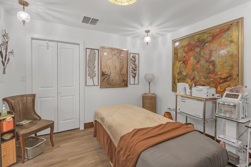 More Photos Of 612 N Third Street, Princeton Office For Sale