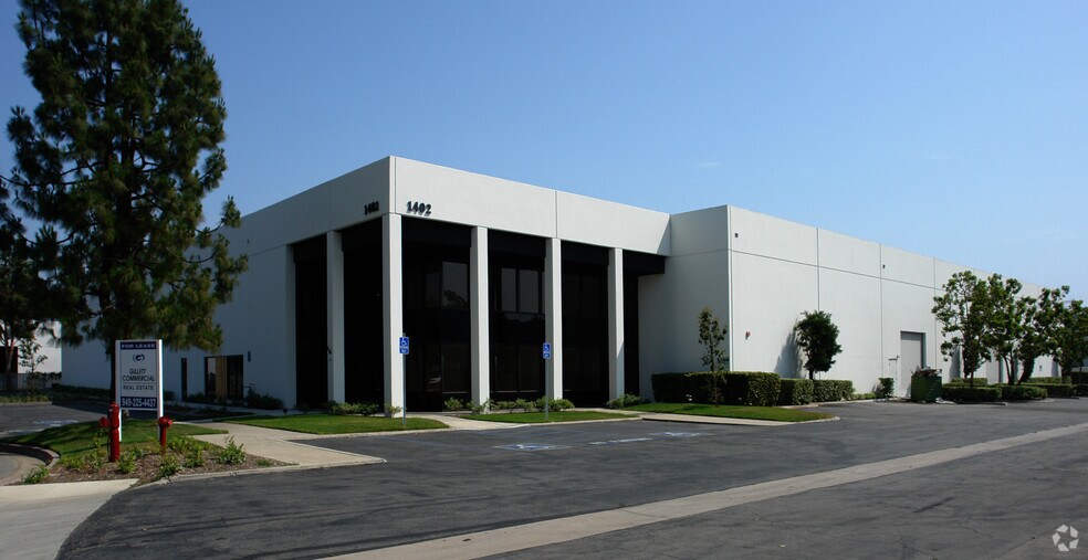 More Photos Of 1402 Morgan Cir, Tustin Distribution For Lease