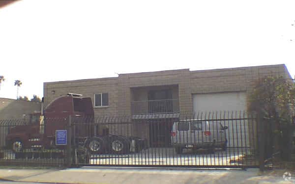 More Photos Of 1056 W 1st St, Pomona Warehouse For Sale