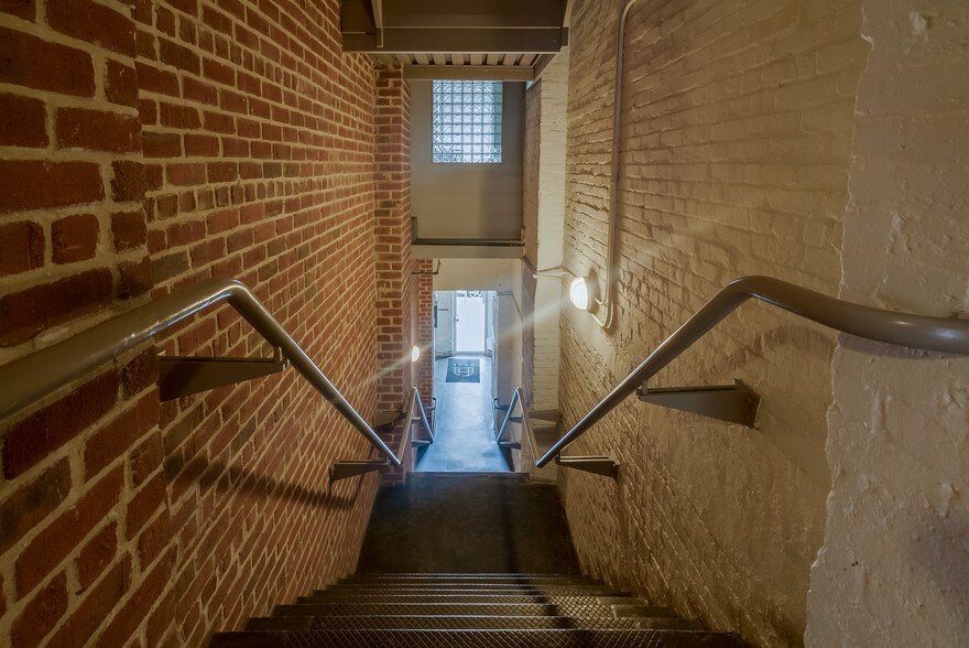 More Photos Of 2424 18th St NW, Washington Office For Lease