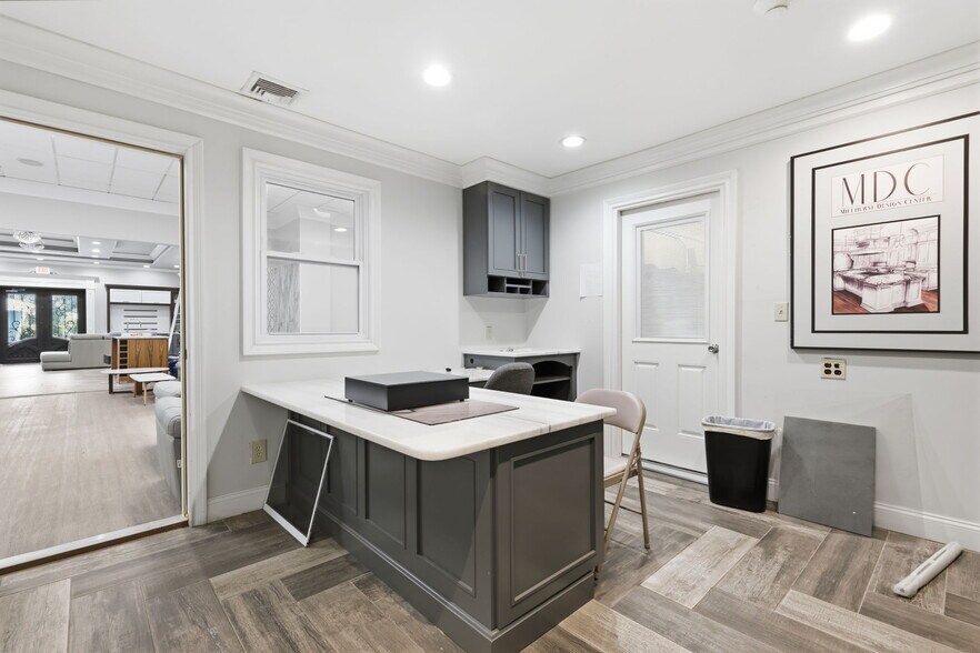 More Photos Of 17 Sweetmans Ln, Manalapan Township Freestanding For Lease