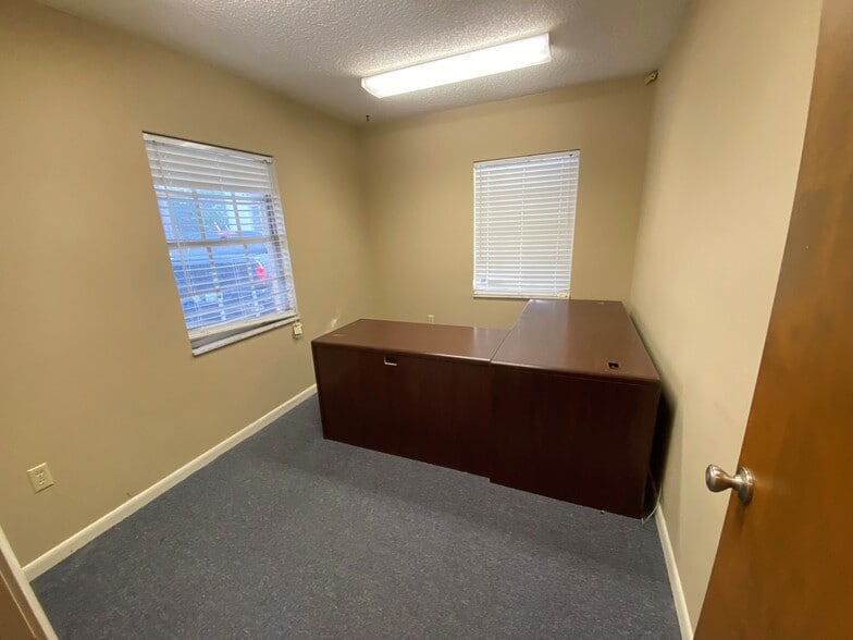 More Photos Of 2201 S Bay St, Eustis Office For Lease