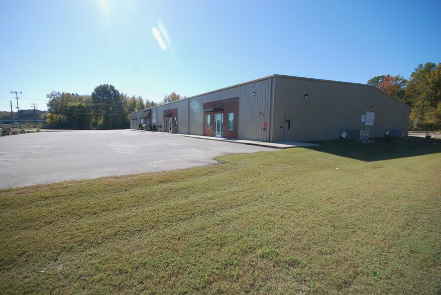 More Photos Of 2192 Express Dr, Jackson Distribution For Lease