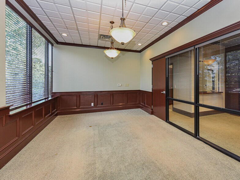More Photos Of 5104 Western Blvd, Raleigh Office For Lease