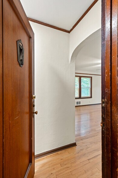 More Photos Of , Seattle Multifamily For Sale