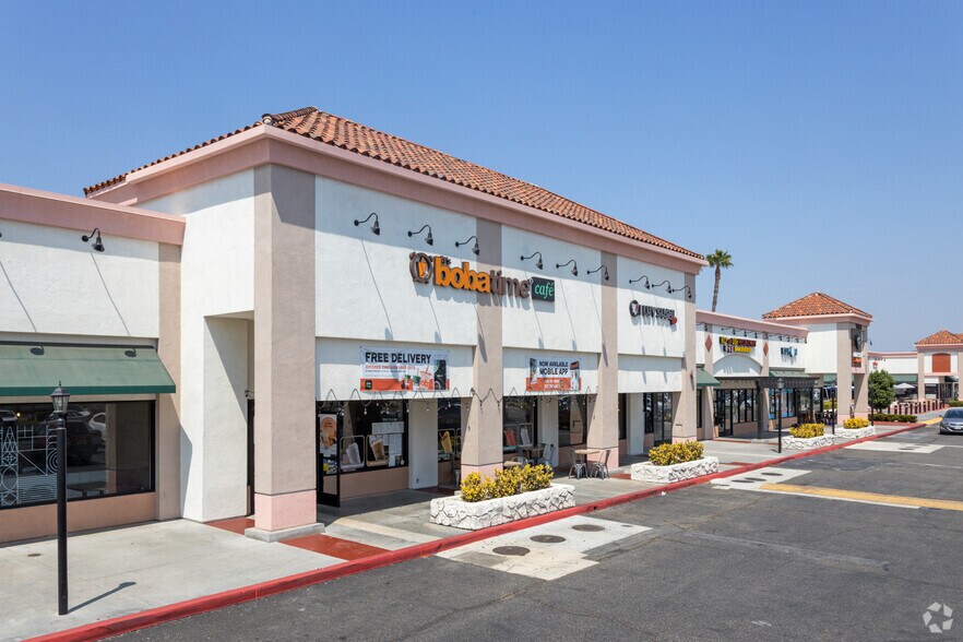 More Photos Of 17901 Pioneer Blvd, Artesia Restaurant For Lease