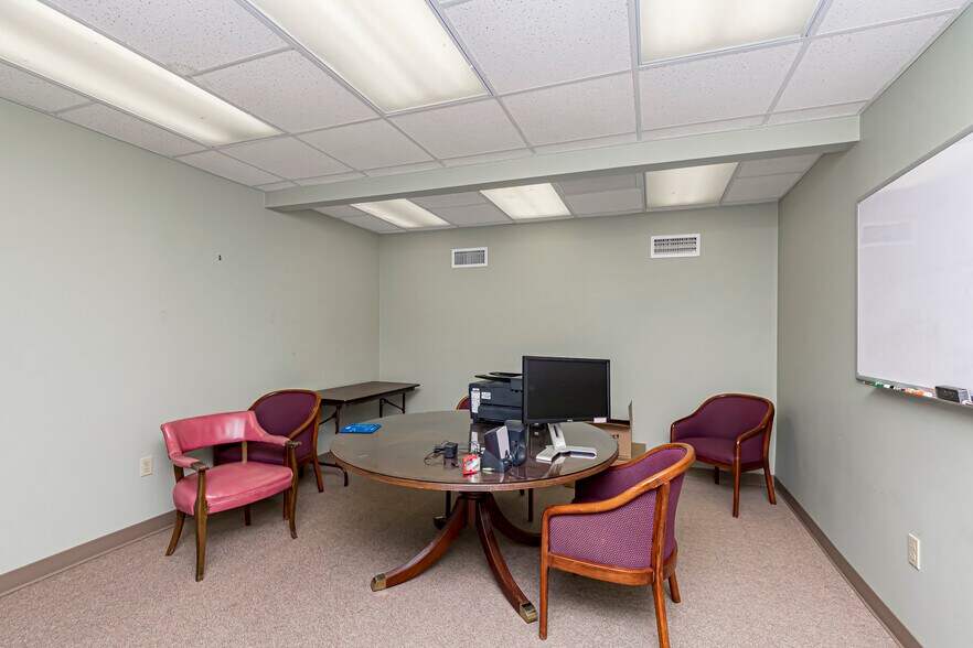 More Photos Of 8425 Cumberland Pl, Baton Rouge Medical For Lease