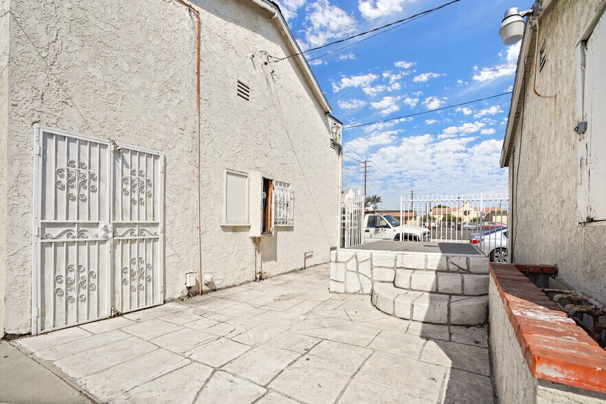 More Photos Of 1108 E 84th Pl, Los Angeles Religious Facility For Sale
