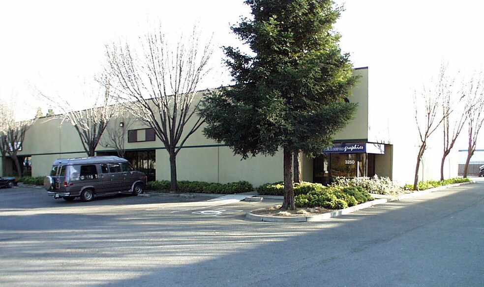 More Photos Of 3250 Monier Cir, Rancho Cordova Manufacturing For Lease