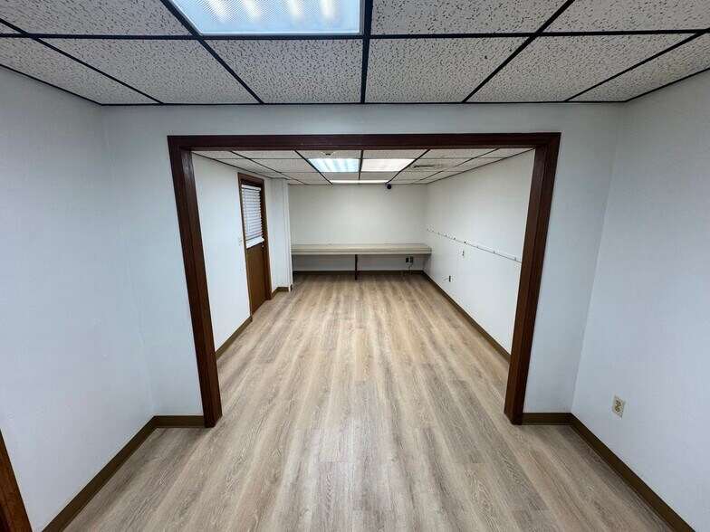 More Photos Of 132 Main St, Southington Bank For Lease