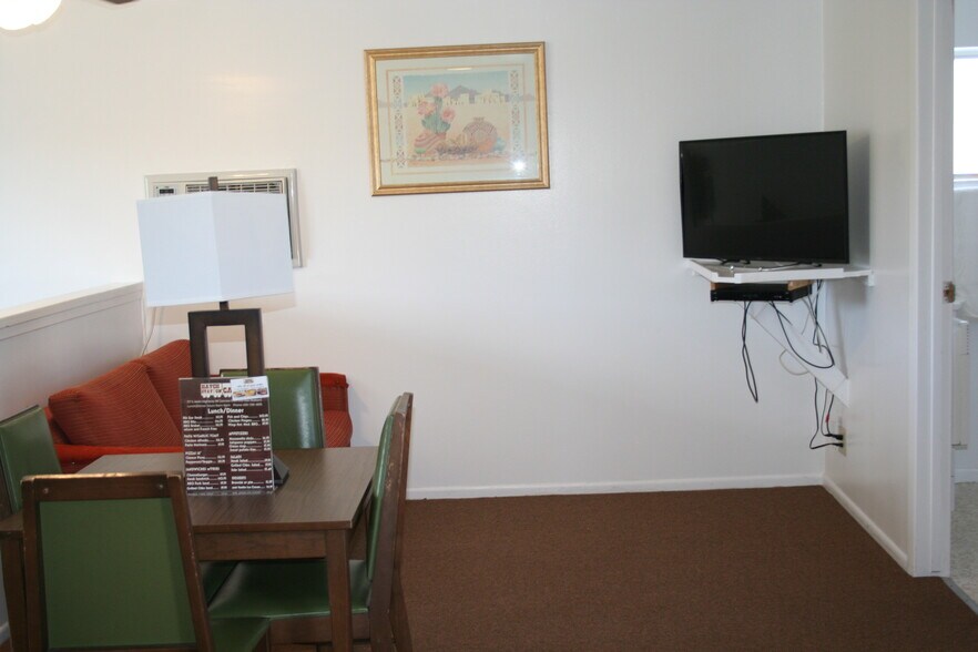 More Photos Of 227 N Hwy 89, Hatch Hotel For Sale