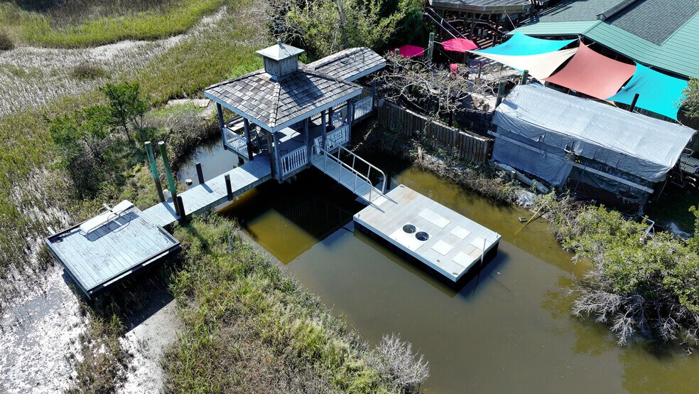 More Photos Of 2111 Sea Island Pky, Saint Helena Island General Retail For Sale