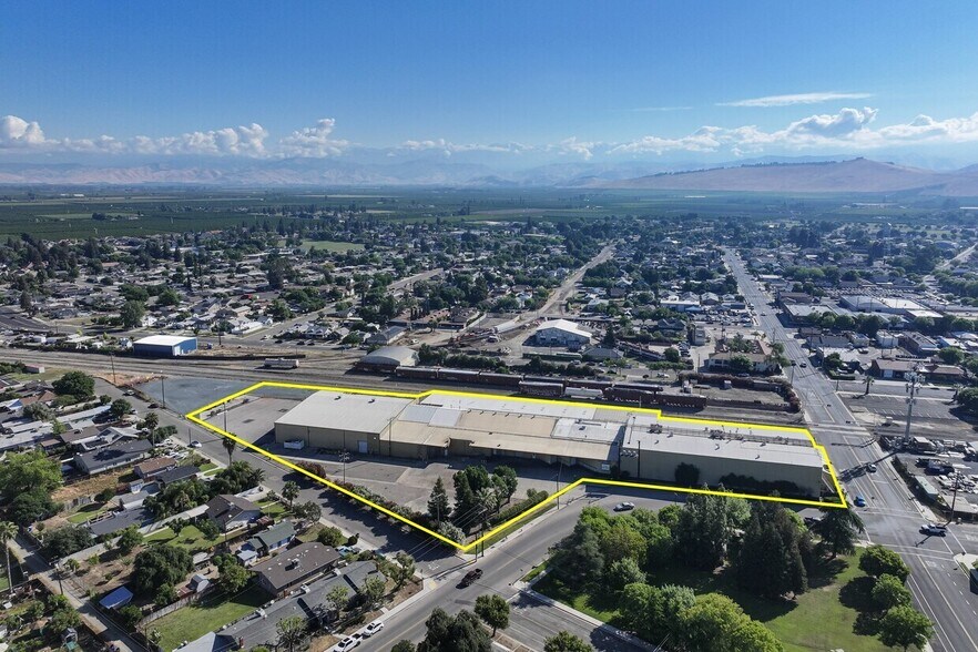 More Photos Of 301 G St, Exeter Landfill For Sale