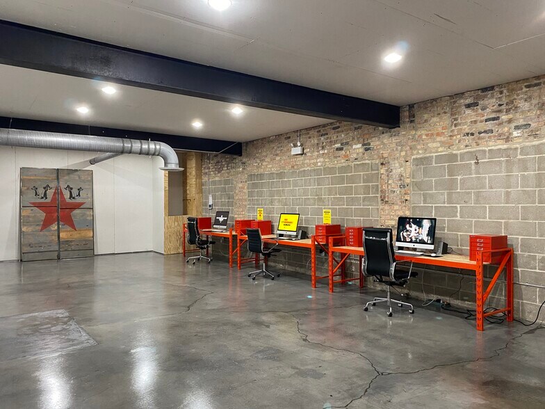 More Photos Of 1727 W 21st St, Chicago Office For Lease