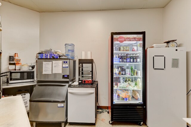 More Photos Of 643 S Dixie Hwy, Beecher Freestanding For Sale