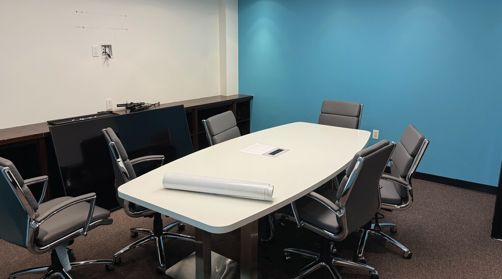 More Photos Of 30-56 Whitestone Expy, Flushing Office For Lease