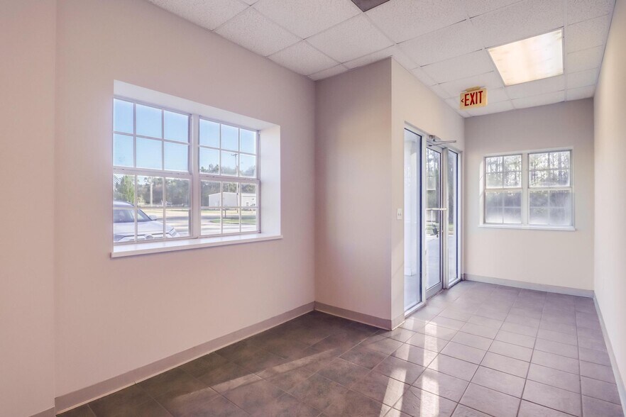 More Photos Of 21051 Coastal Pky, Gulfport Industrial For Sale