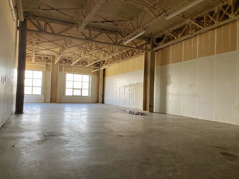 More Photos Of 1661 Tennessee St, San Francisco Light Distribution For Lease