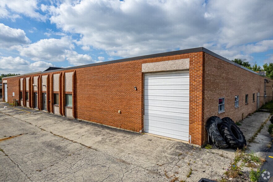 More Photos Of 740-742 N Princeton Ave, Villa Park Warehouse For Lease