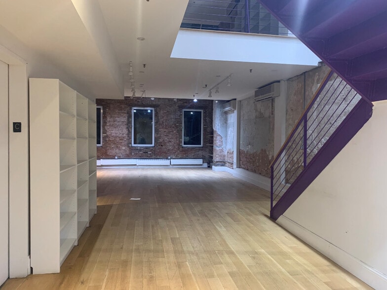 More Photos Of 119 Chambers St, New York Apartments For Lease