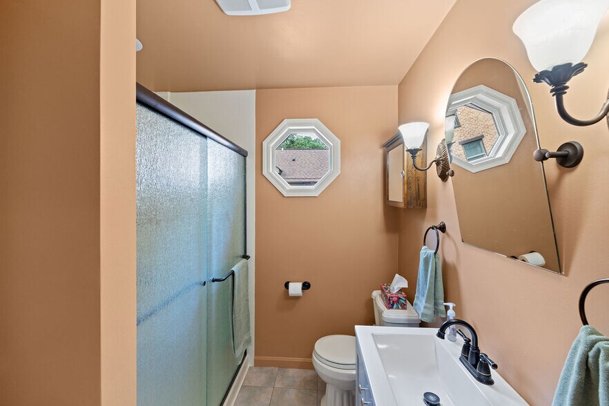 More Photos Of 40 Hospital Rd, Gettysburg Hotel For Sale