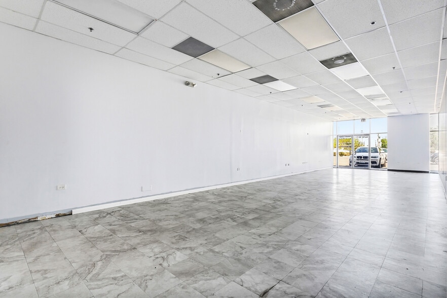 More Photos Of 5025 W Expressway 83, McAllen Restaurant For Lease