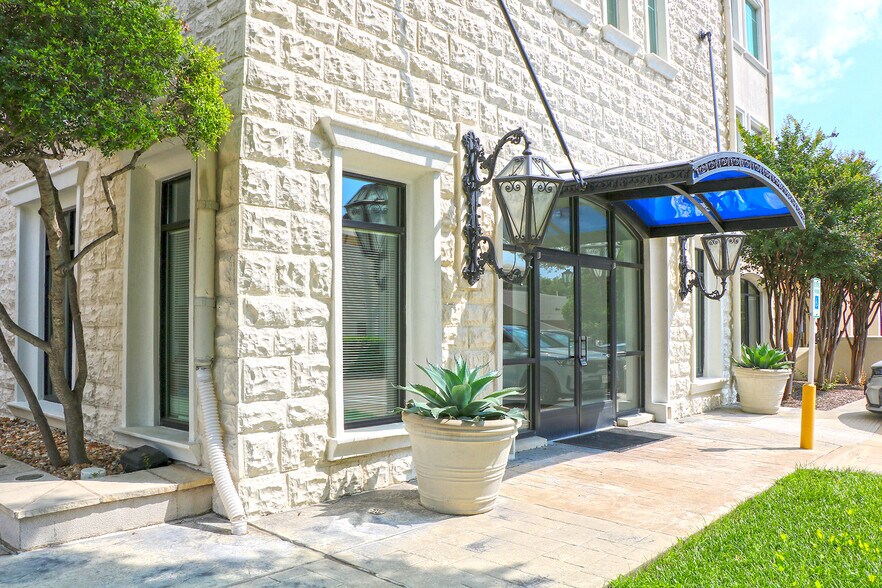 More Photos Of 16600 N Dallas Pky, Dallas Office For Lease