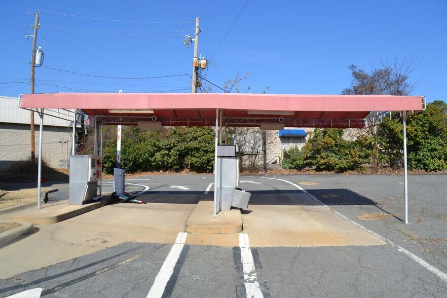 More Photos Of 9500 N Rodney Parham Rd, Little Rock Specialty For Lease
