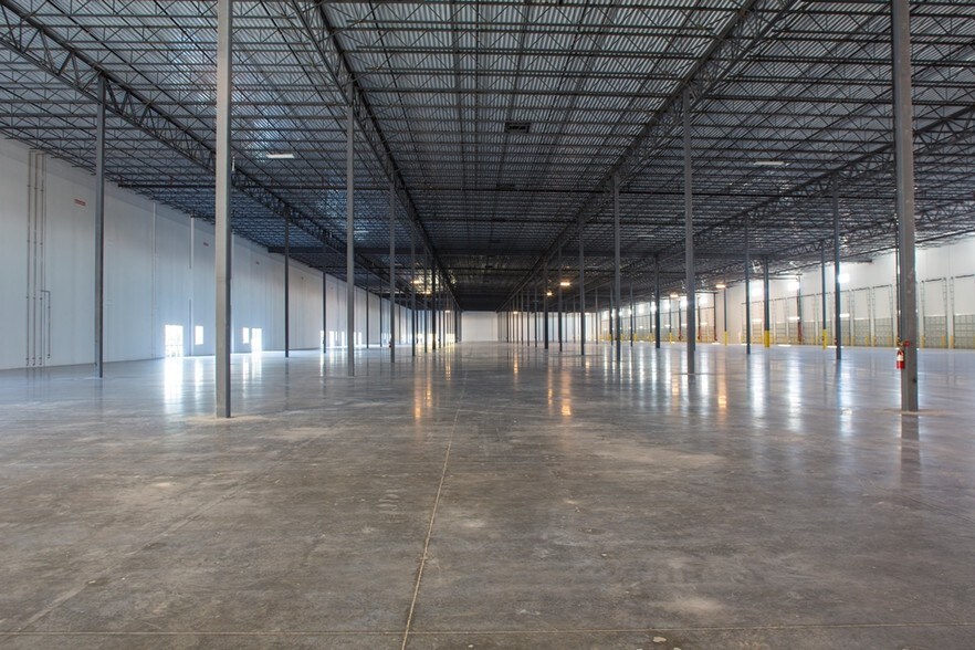 More Photos Of 11255 NW 106th St, Miami Warehouse For Lease