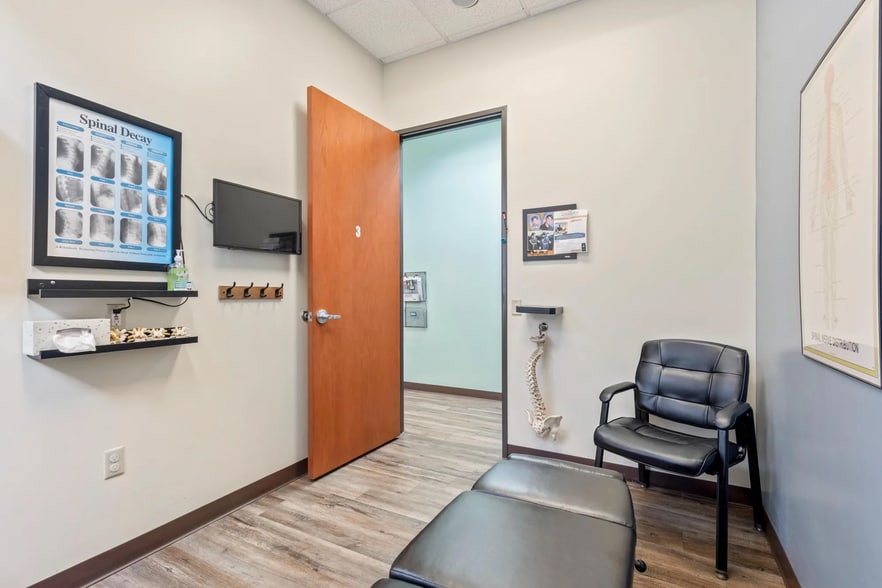 More Photos Of 16515 S 40th St, Phoenix Office For Sale