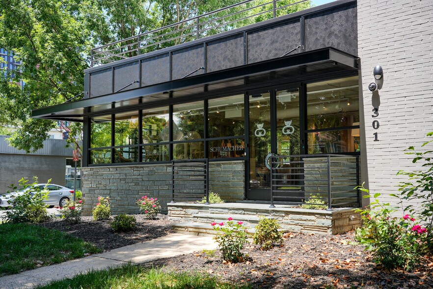 More Photos Of 301 East Blvd, Charlotte Storefront Retail Office For Sale