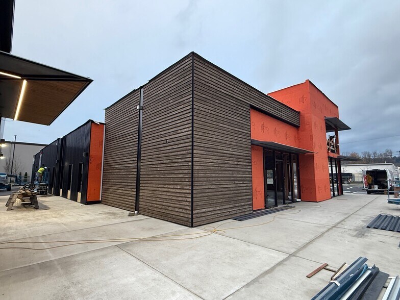 More Photos Of 1094 Valentine, Pacific General Retail For Sale