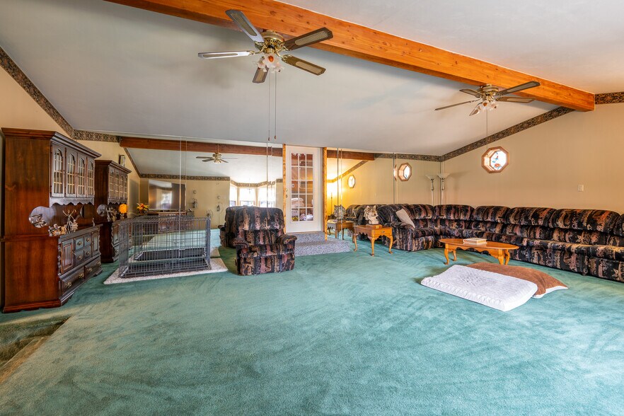 More Photos Of 608 N Chestnut St, Derry Restaurant For Sale