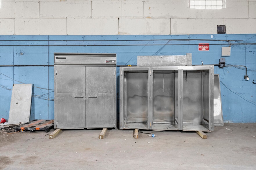 More Photos Of 15306 Rosa Parks Blvd, Detroit Warehouse For Sale