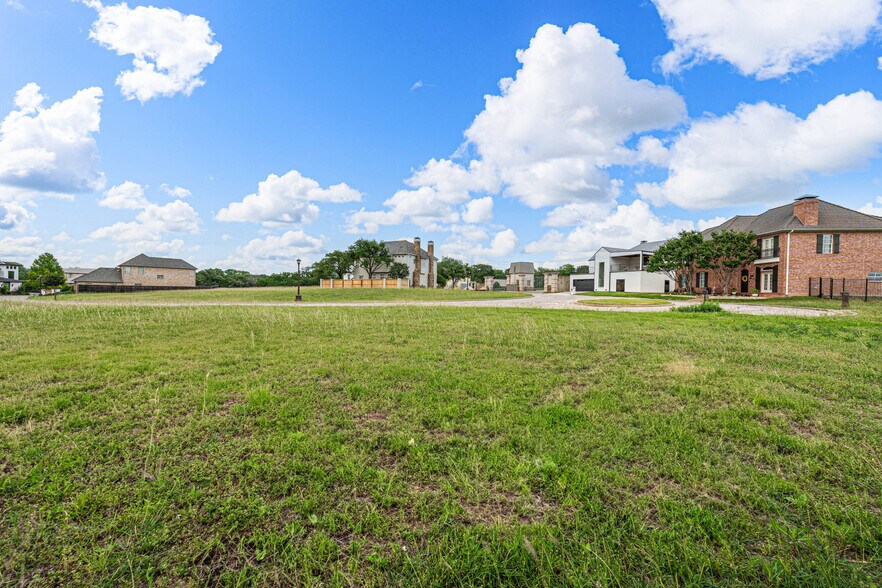 More Photos Of The Enclave, Waco Land For Sale