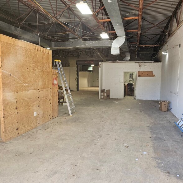 More Photos Of 1031 Cromwell Bridge Rd, Towson Flex For Lease